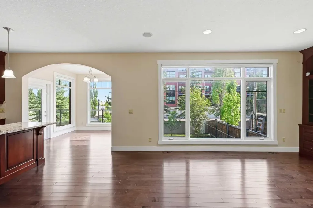 5 Aspen Meadows Park SW Calgary AB T3H 5Z7