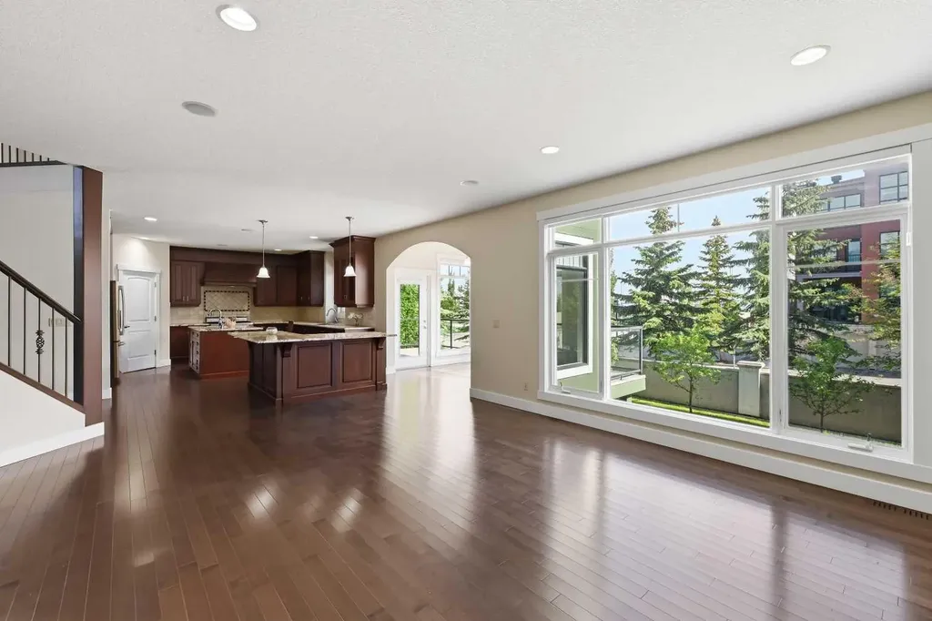 5 Aspen Meadows Park SW Calgary AB T3H 5Z7