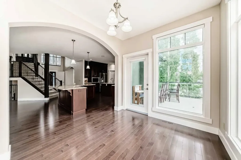 5 Aspen Meadows Park SW Calgary AB T3H 5Z7