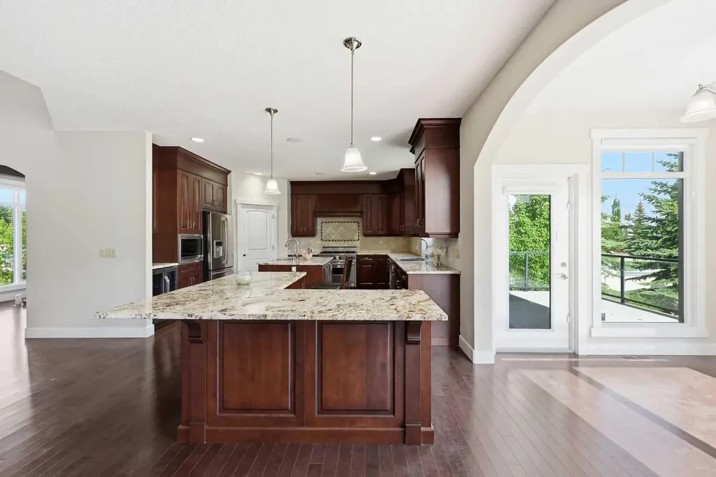 5 Aspen Meadows Park SW Calgary AB T3H 5Z7