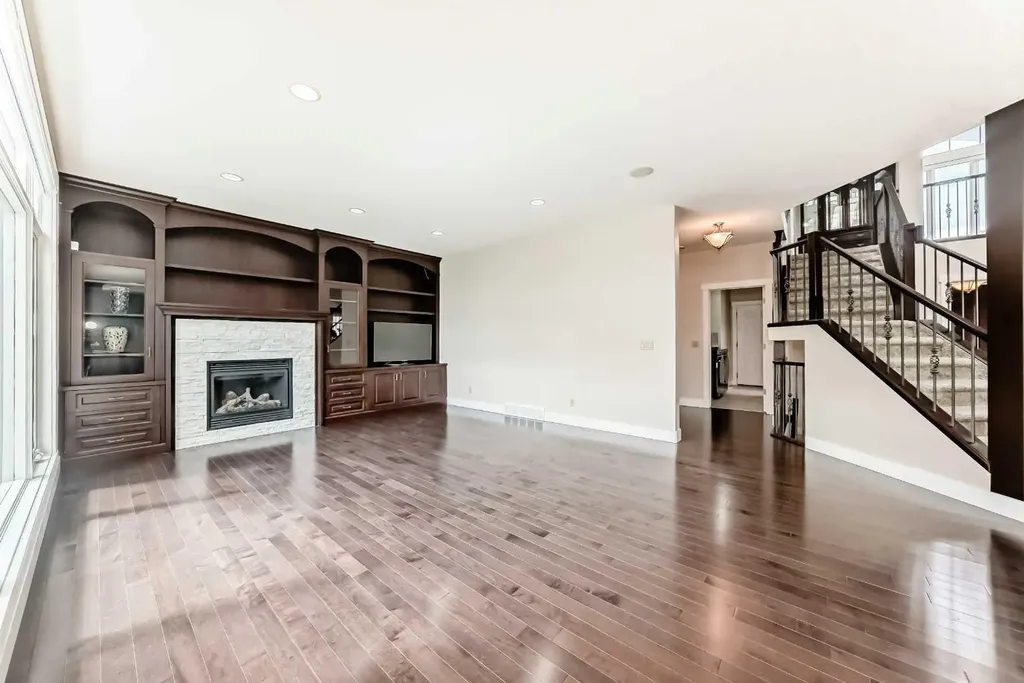 5 Aspen Meadows Park SW Calgary AB T3H 5Z7