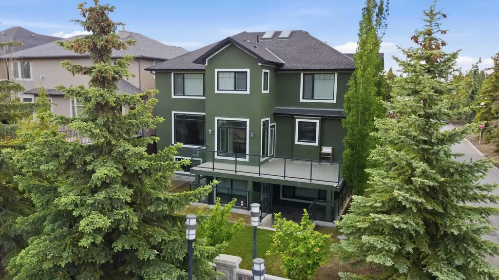 5 Aspen Meadows Park SW Calgary AB T3H 5Z7