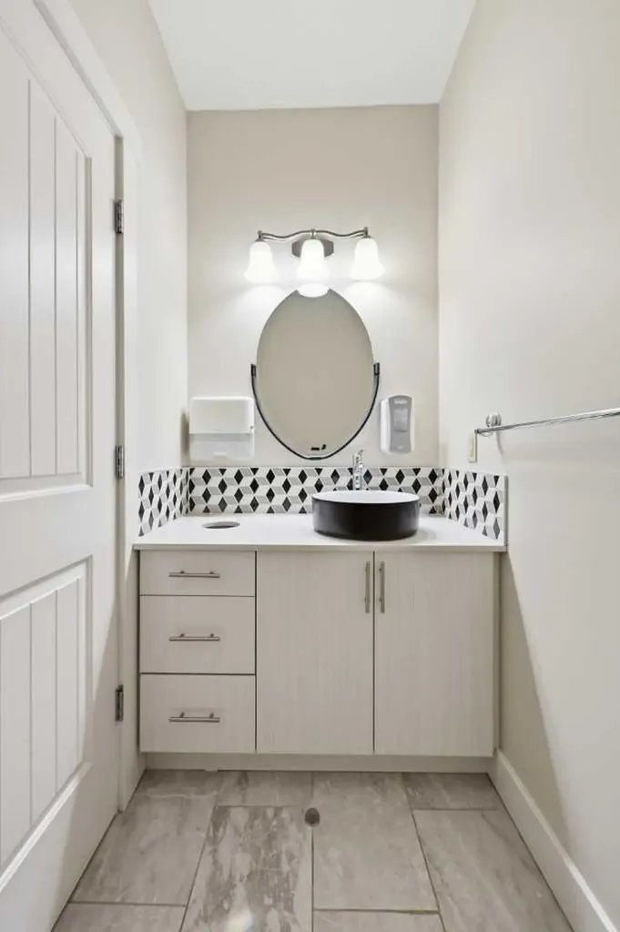 5 Aspen Meadows Park SW Calgary AB T3H 5Z7