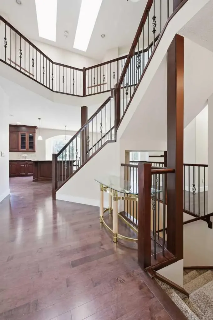 5 Aspen Meadows Park SW Calgary AB T3H 5Z7