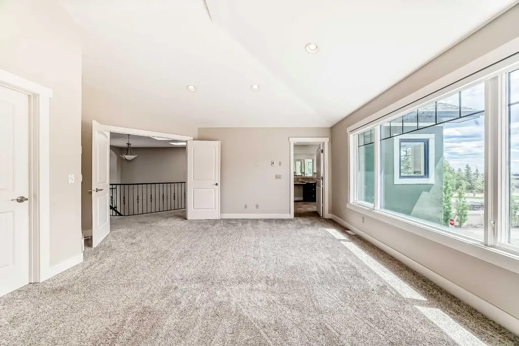 5 Aspen Meadows Park SW Calgary AB T3H 5Z7