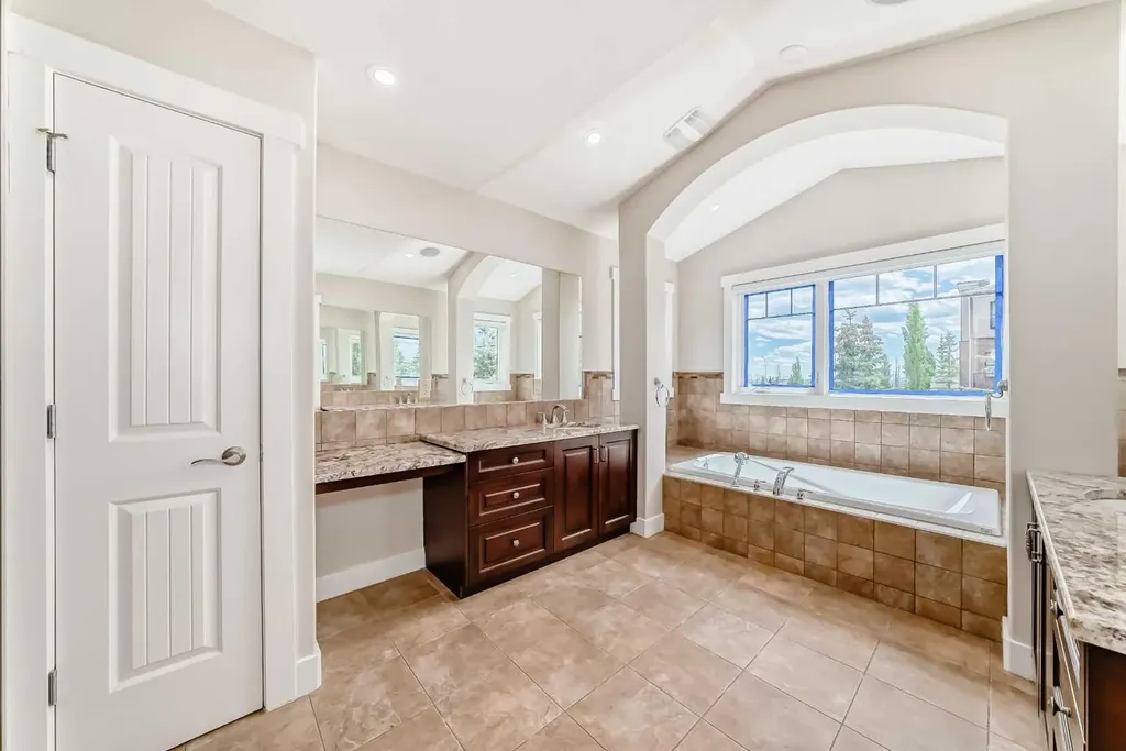 5 Aspen Meadows Park SW Calgary AB T3H 5Z7