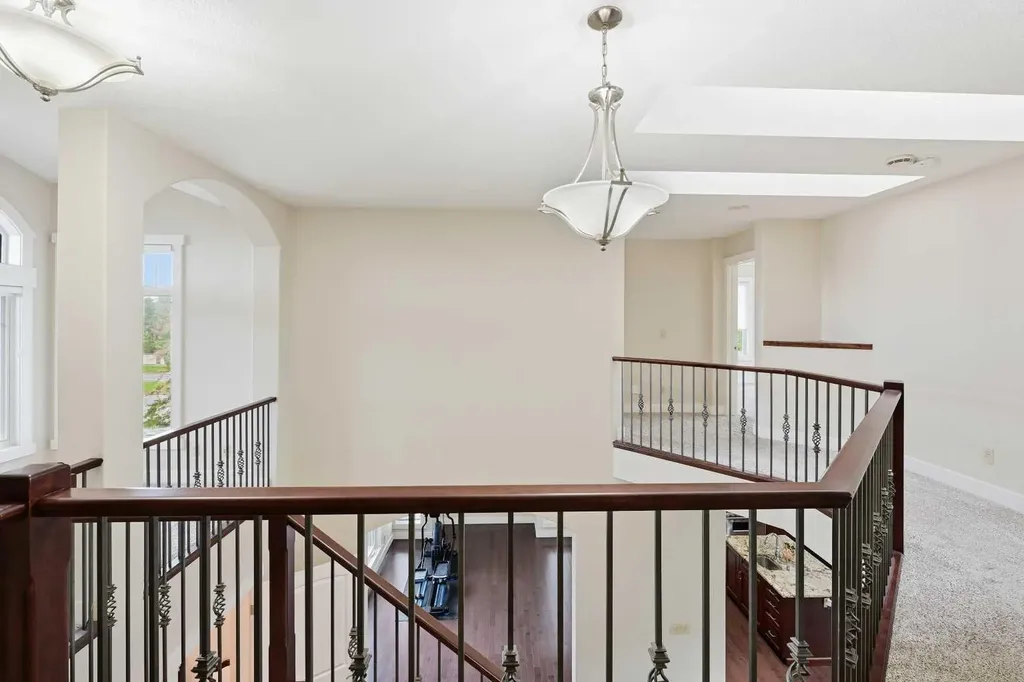 5 Aspen Meadows Park SW Calgary AB T3H 5Z7