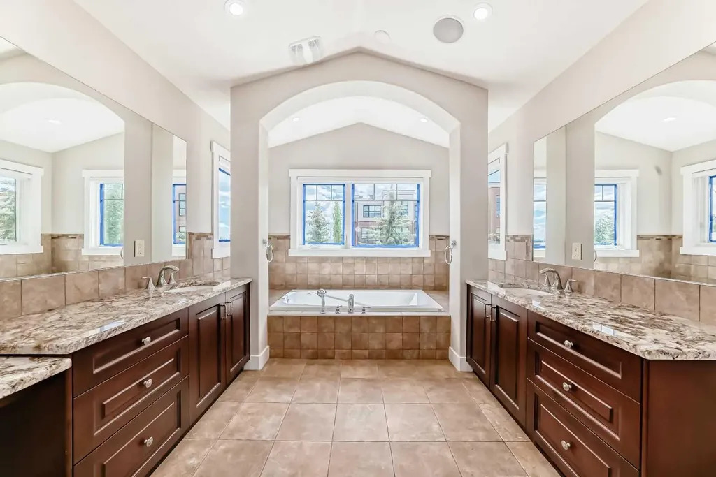 5 Aspen Meadows Park SW Calgary AB T3H 5Z7