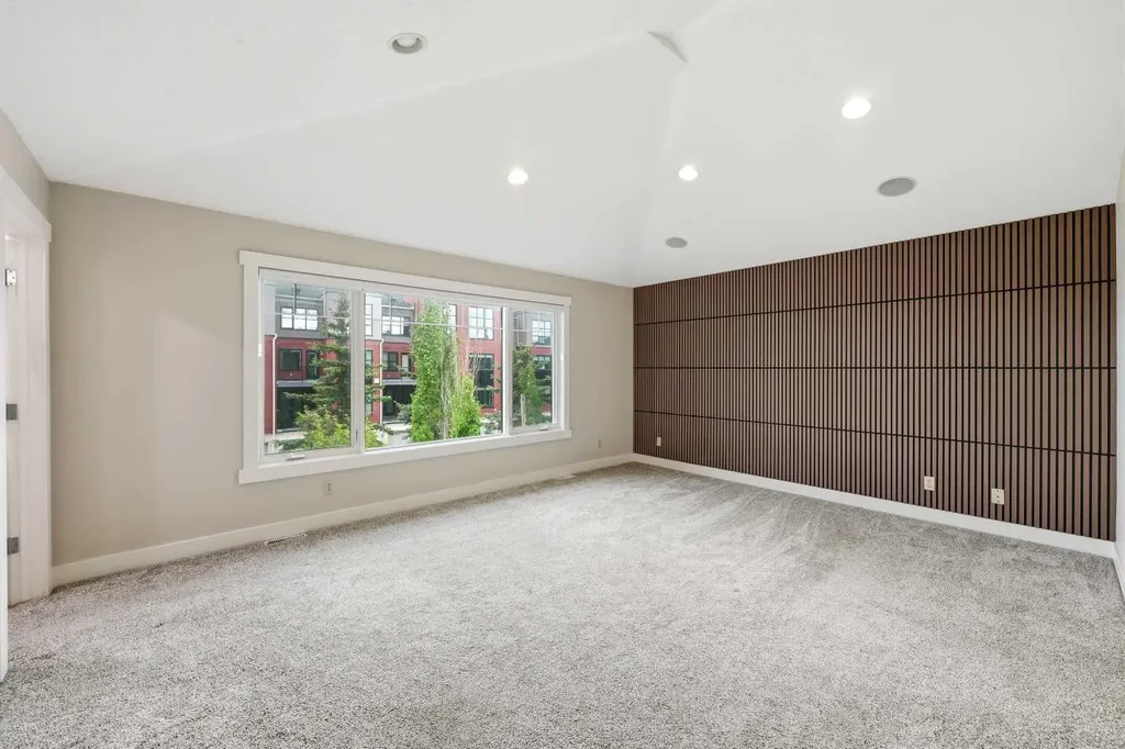 5 Aspen Meadows Park SW Calgary AB T3H 5Z7