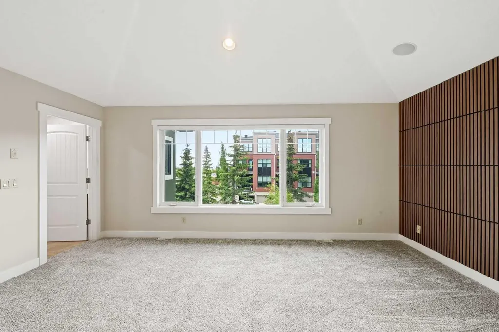 5 Aspen Meadows Park SW Calgary AB T3H 5Z7