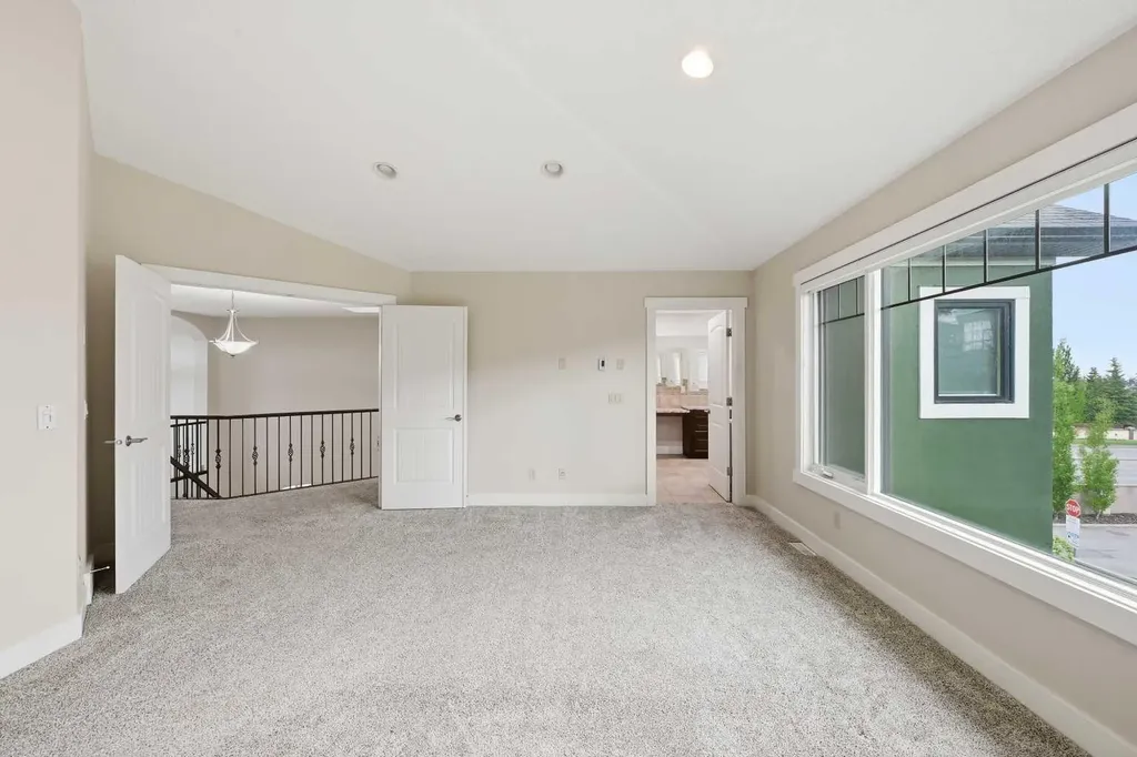 5 Aspen Meadows Park SW Calgary AB T3H 5Z7