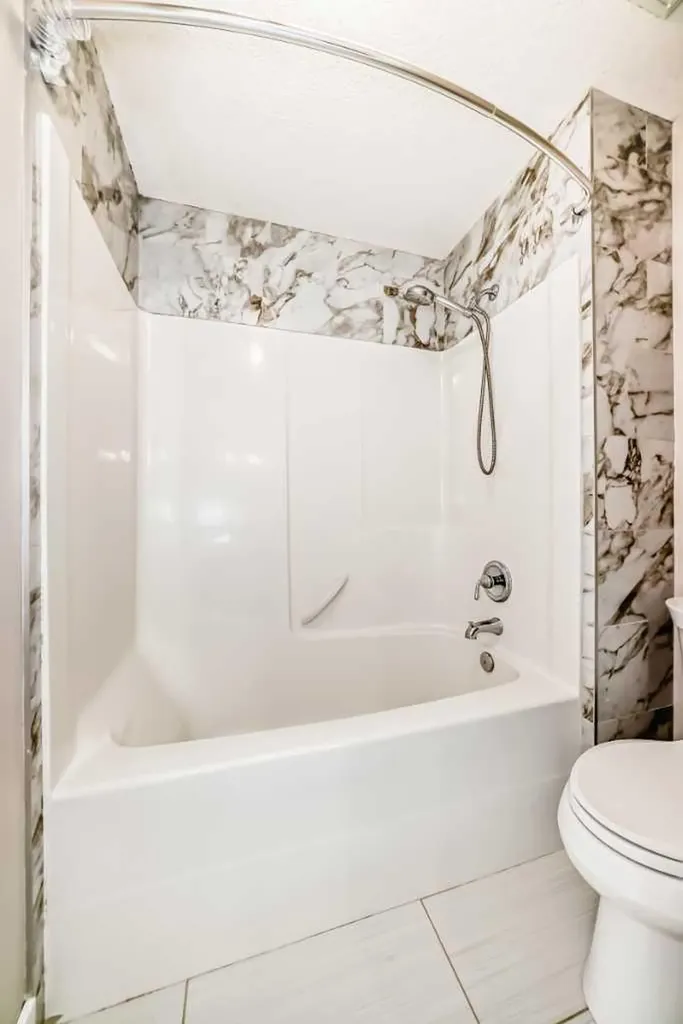 5 Aspen Meadows Park SW Calgary AB T3H 5Z7
