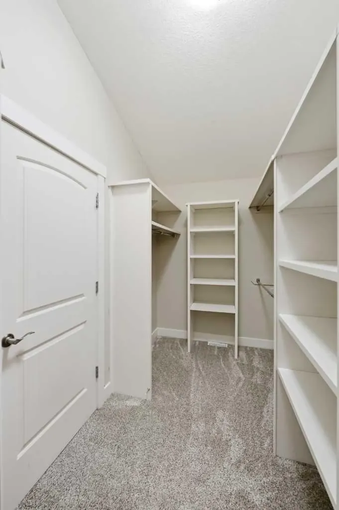 5 Aspen Meadows Park SW Calgary AB T3H 5Z7