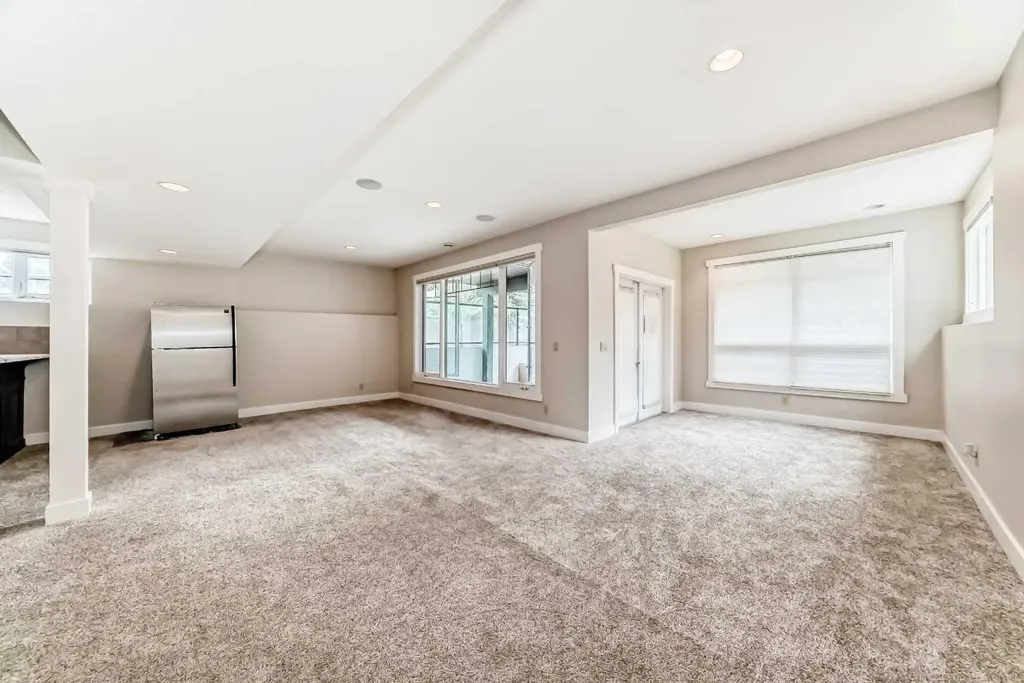 5 Aspen Meadows Park SW Calgary AB T3H 5Z7