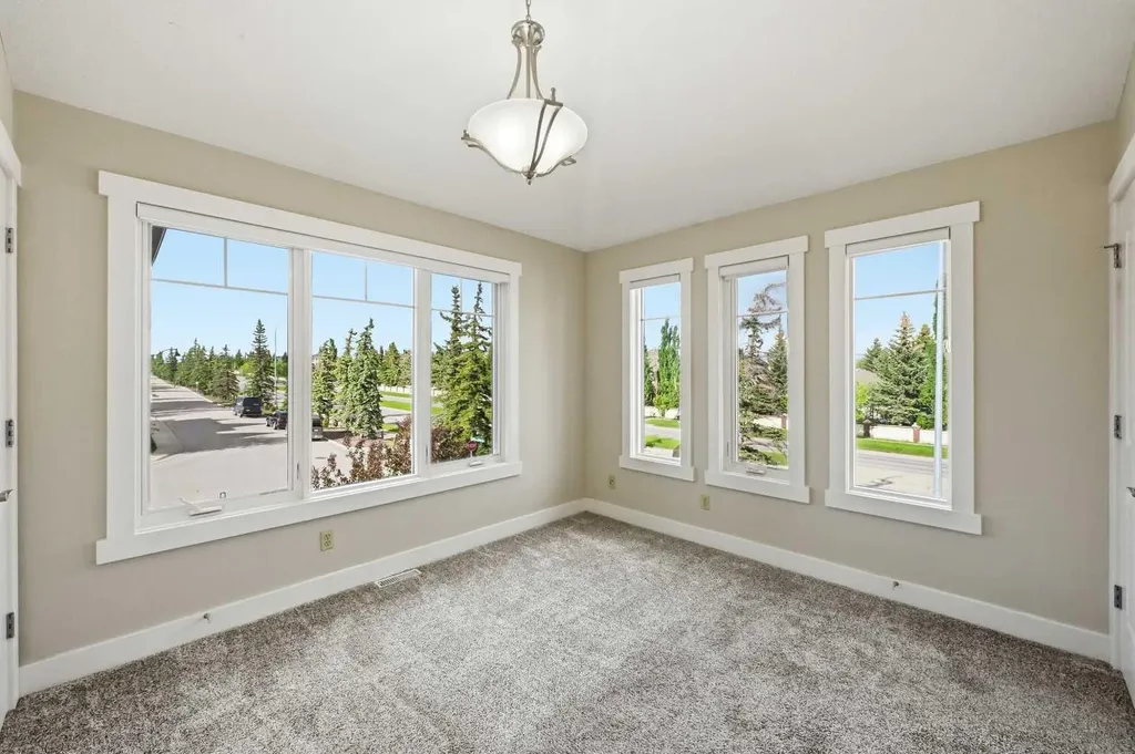 5 Aspen Meadows Park SW Calgary AB T3H 5Z7