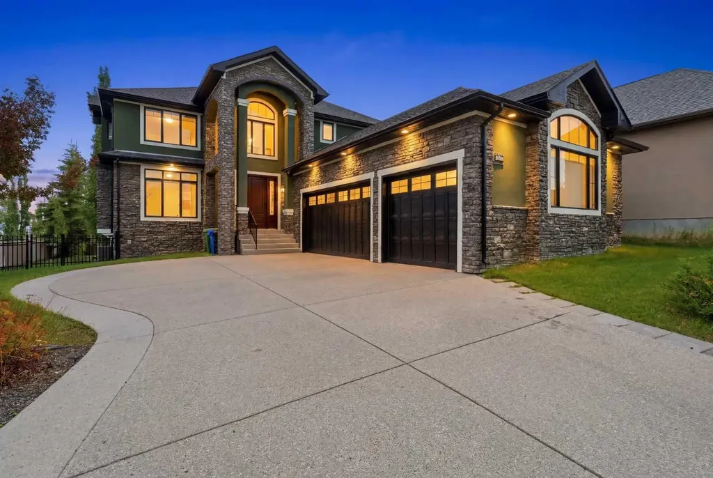 5 Aspen Meadows Park SW Calgary AB T3H 5Z7