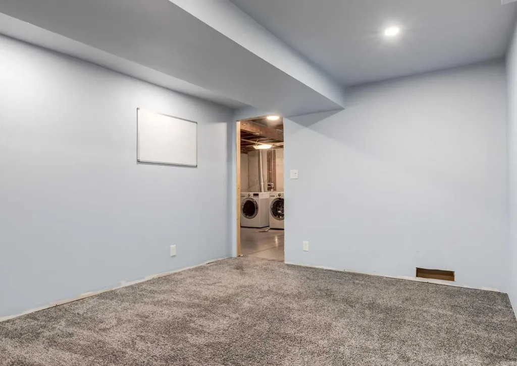 4550 47 Street SW Calgary AB T3E 6W5