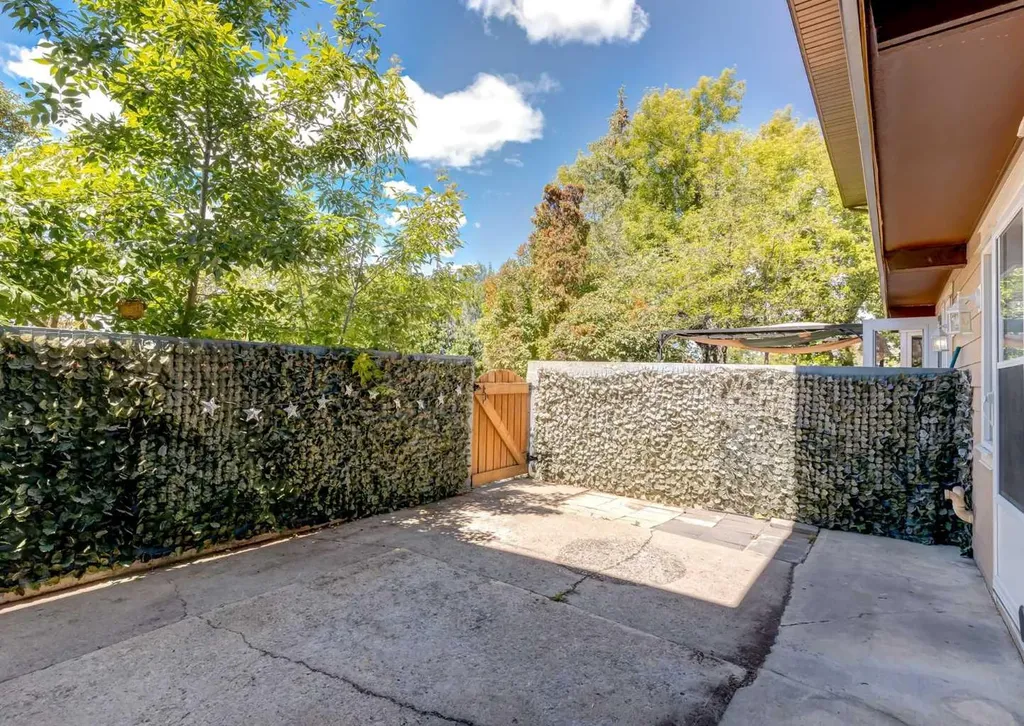 4550 47 Street SW Calgary AB T3E 6W5