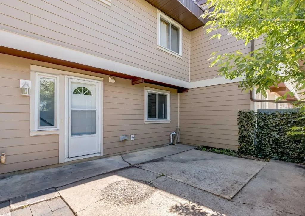 4550 47 Street SW Calgary AB T3E 6W5