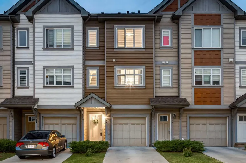 92 Copperstone Common SE Calgary AB T2A5E4