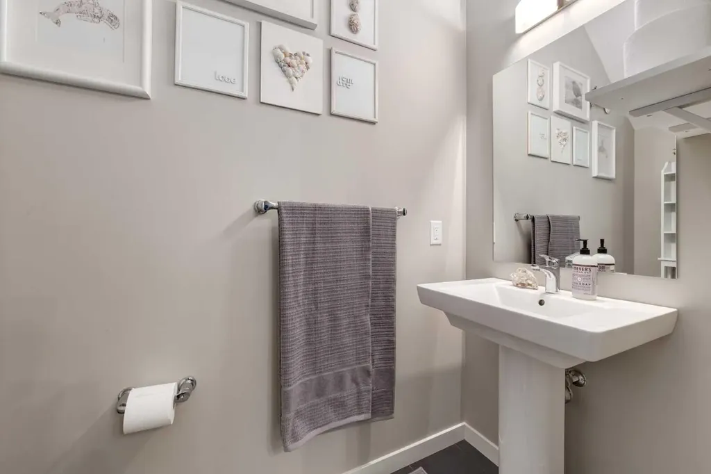 92 Copperstone Common SE Calgary AB T2A5E4