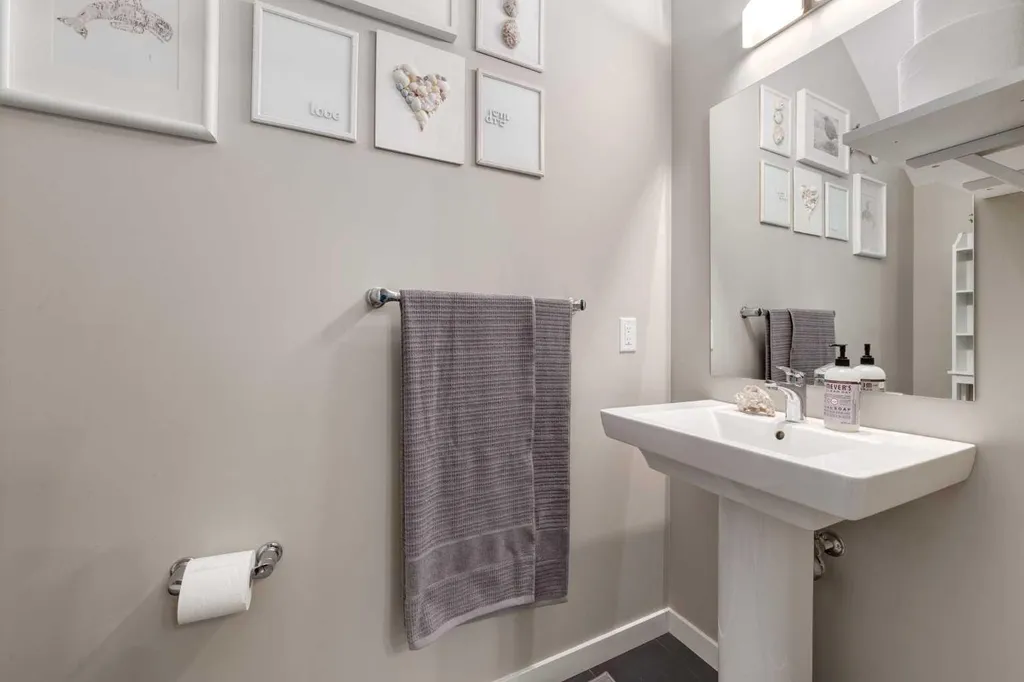 92 Copperstone Common SE Calgary AB T2A5E4