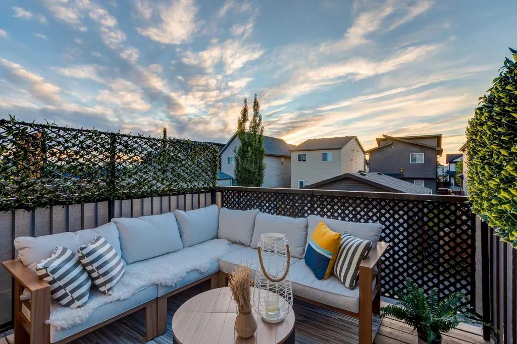 92 Copperstone Common SE Calgary AB T2A5E4