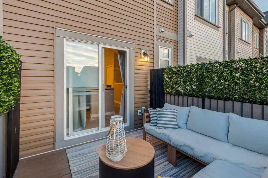 92 Copperstone Common SE Calgary AB T2A5E4