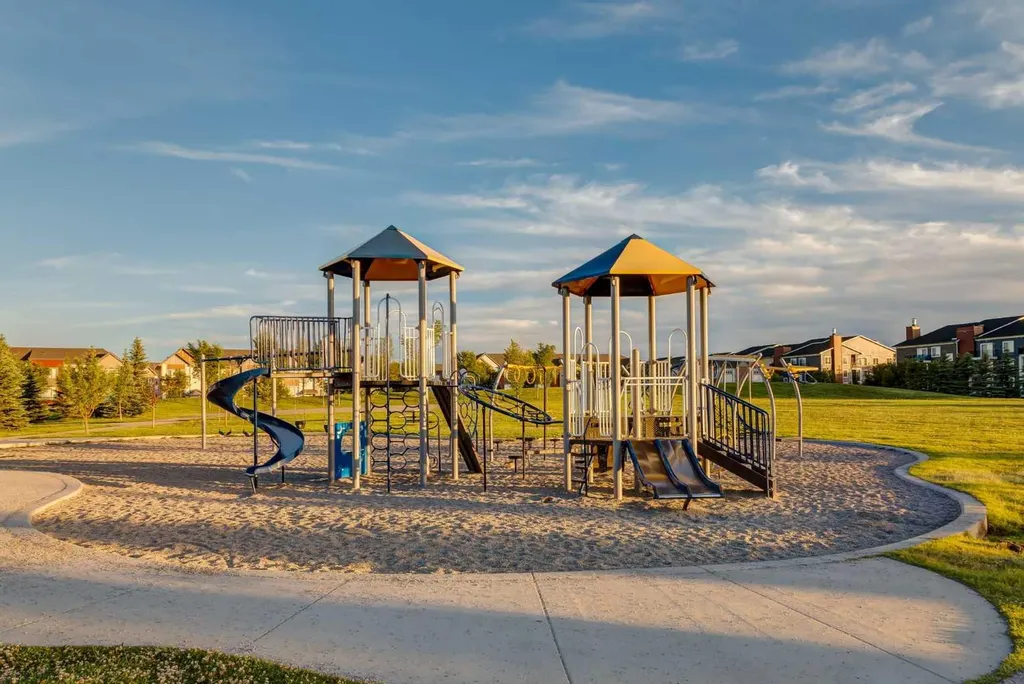 92 Copperstone Common SE Calgary AB T2A5E4