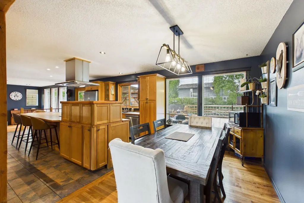 615 7 Street SE High River AB T1V 1K8