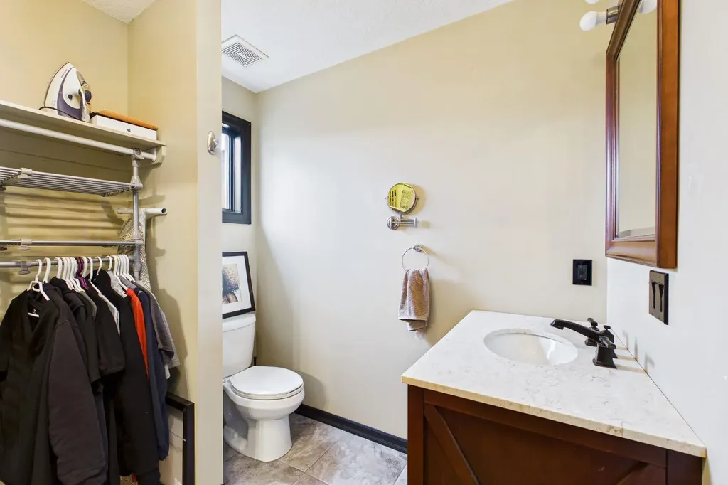 615 7 Street SE High River AB T1V 1K8