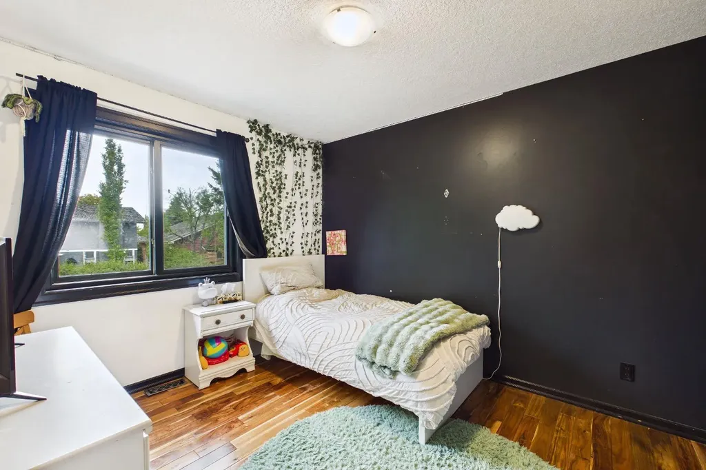 615 7 Street SE High River AB T1V 1K8