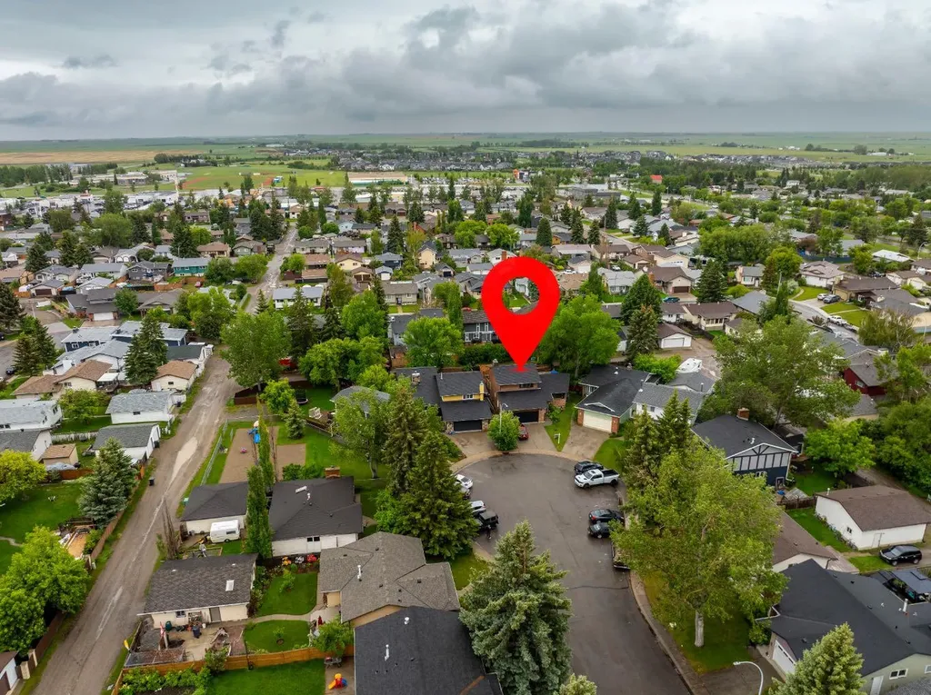 615 7 Street SE High River AB T1V 1K8