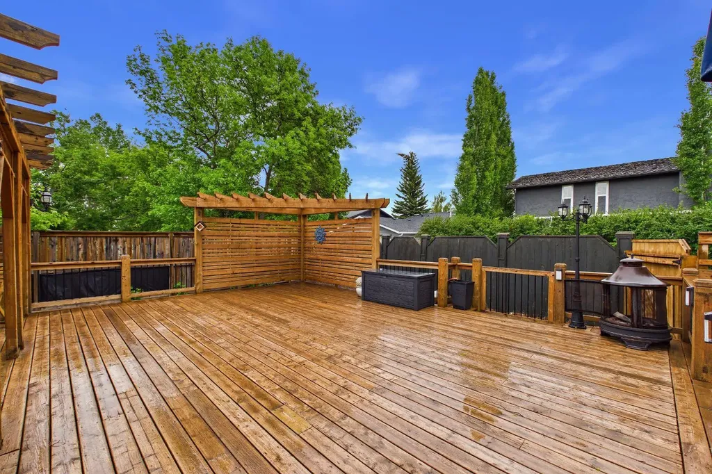 615 7 Street SE High River AB T1V 1K8