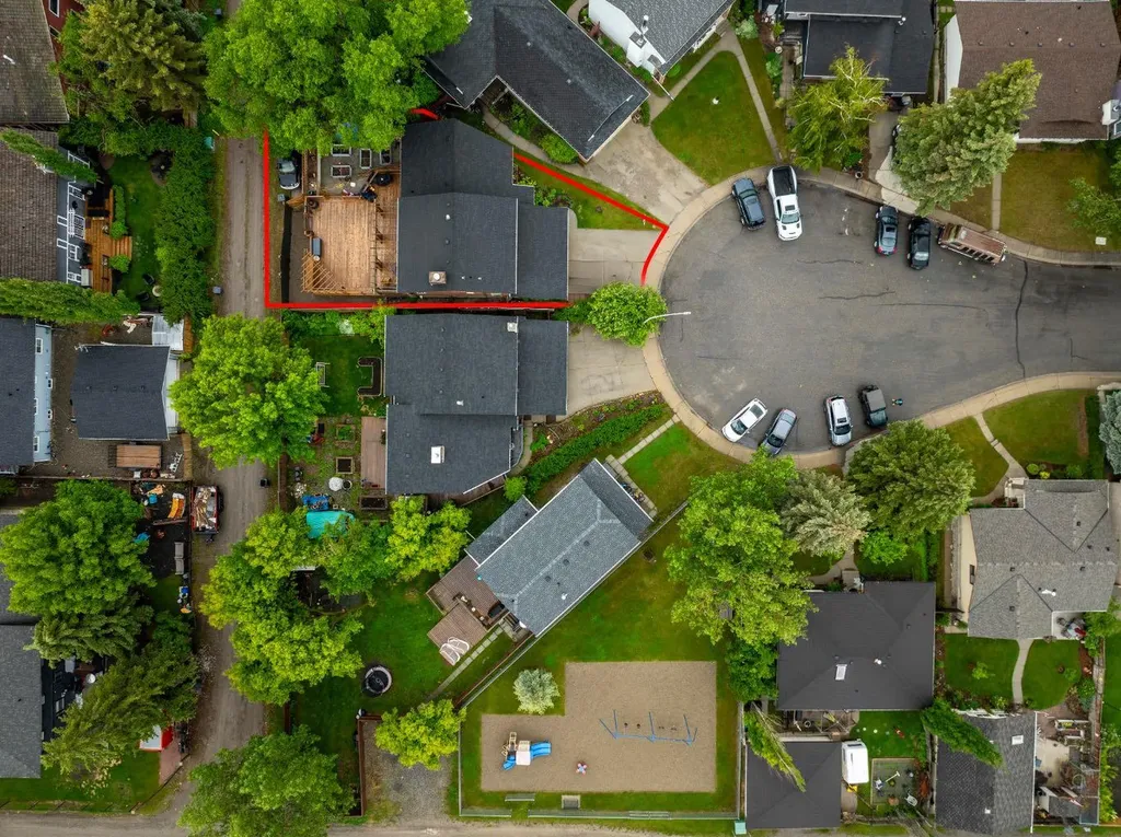 615 7 Street SE High River AB T1V 1K8