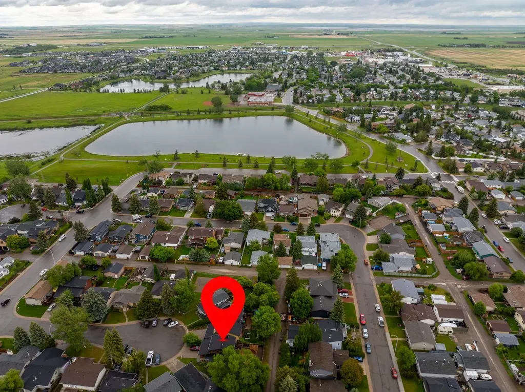615 7 Street SE High River AB T1V 1K8