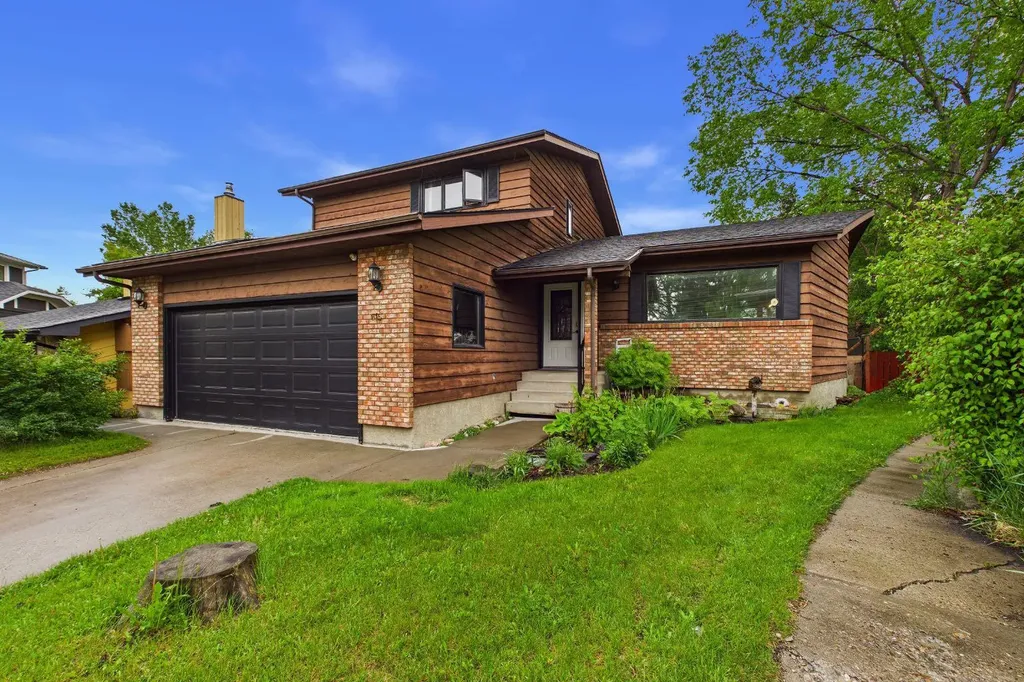 615 7 Street SE High River AB T1V 1K8