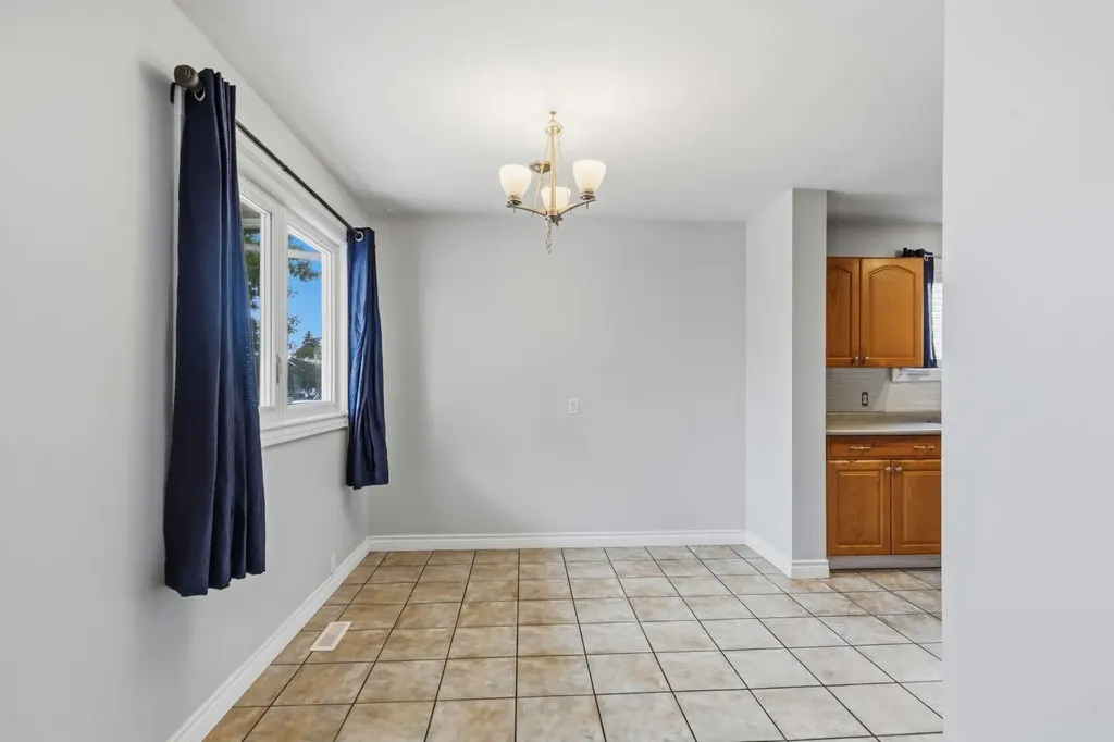 114 A Windsor Drive Fort Mcmurray AB T9H 4R2