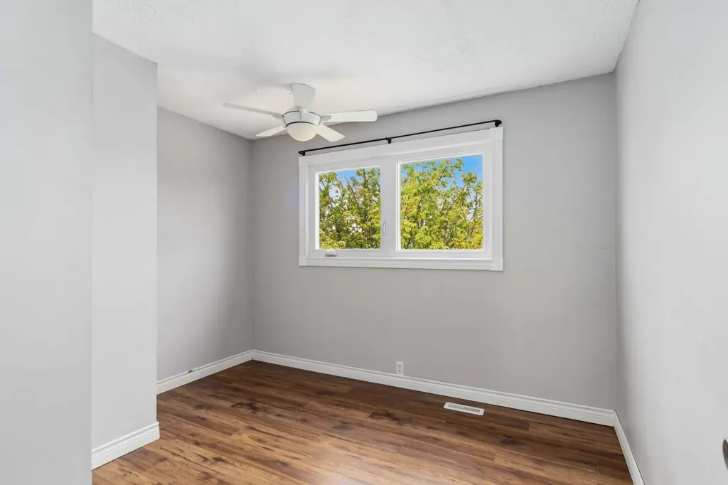 114 A Windsor Drive Fort Mcmurray AB T9H 4R2