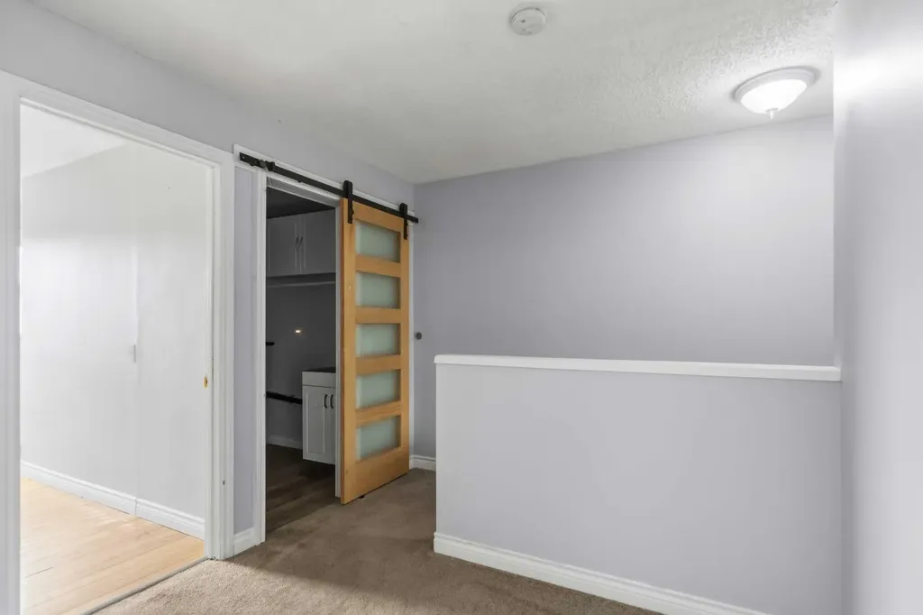 114 A Windsor Drive Fort Mcmurray AB T9H 4R2