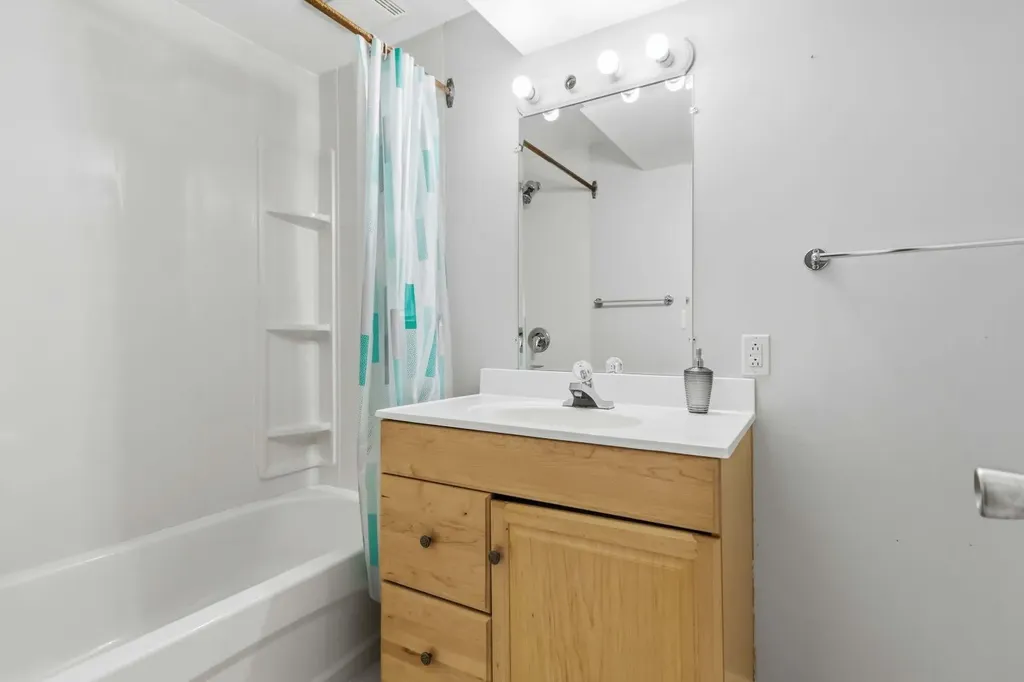 114 A Windsor Drive Fort Mcmurray AB T9H 4R2