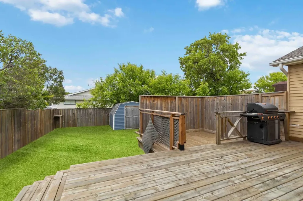 114 A Windsor Drive Fort Mcmurray AB T9H 4R2