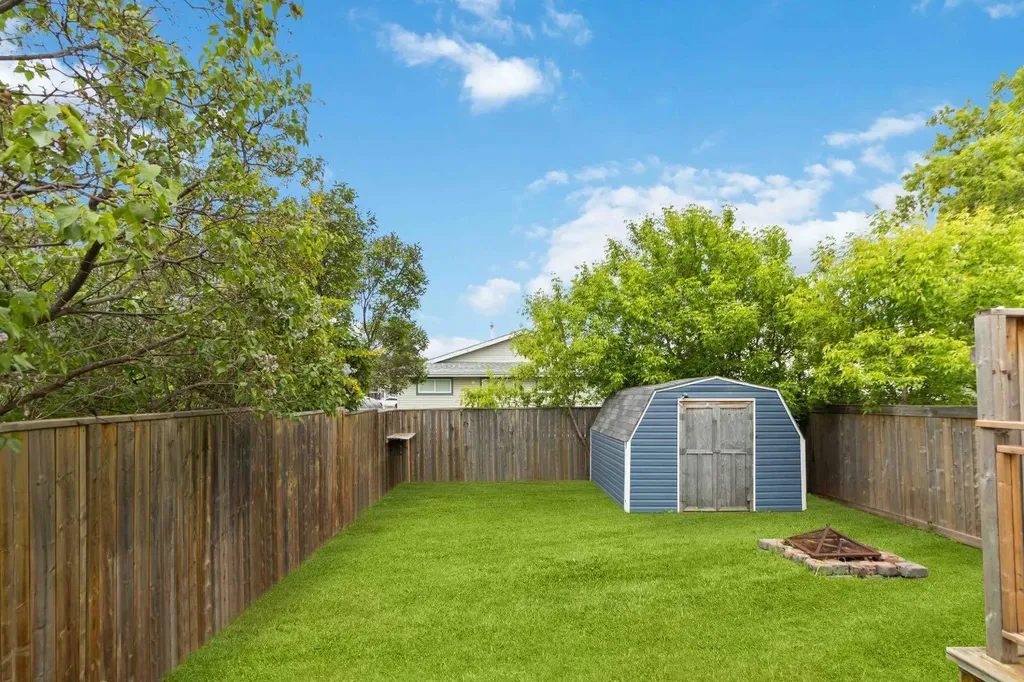 114 A Windsor Drive Fort Mcmurray AB T9H 4R2