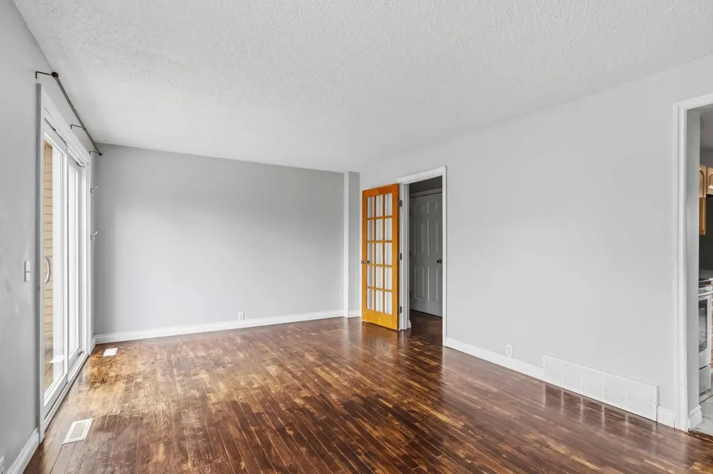 114 A Windsor Drive Fort Mcmurray AB T9H 4R2