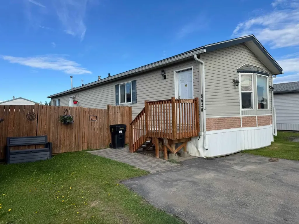 8620 89 Street Grande Prairie AB T8X 1V7