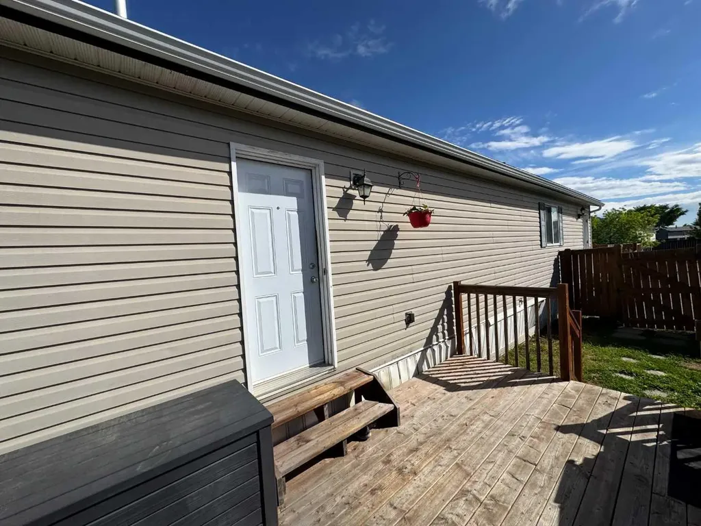 8620 89 Street Grande Prairie AB T8X 1V7