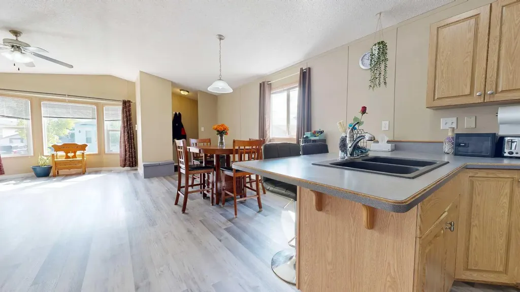 8620 89 Street Grande Prairie AB T8X 1V7