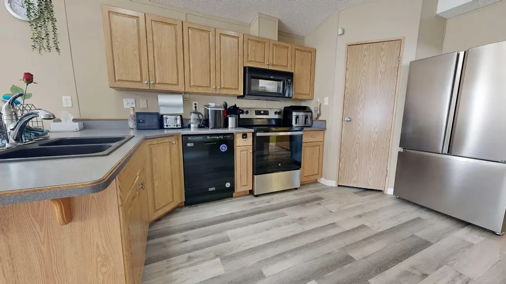 8620 89 Street Grande Prairie AB T8X 1V7