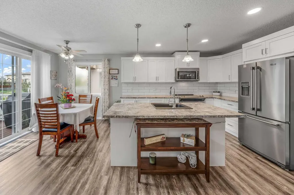 113 Canals Circle SW Airdrie AB T4B 3E8