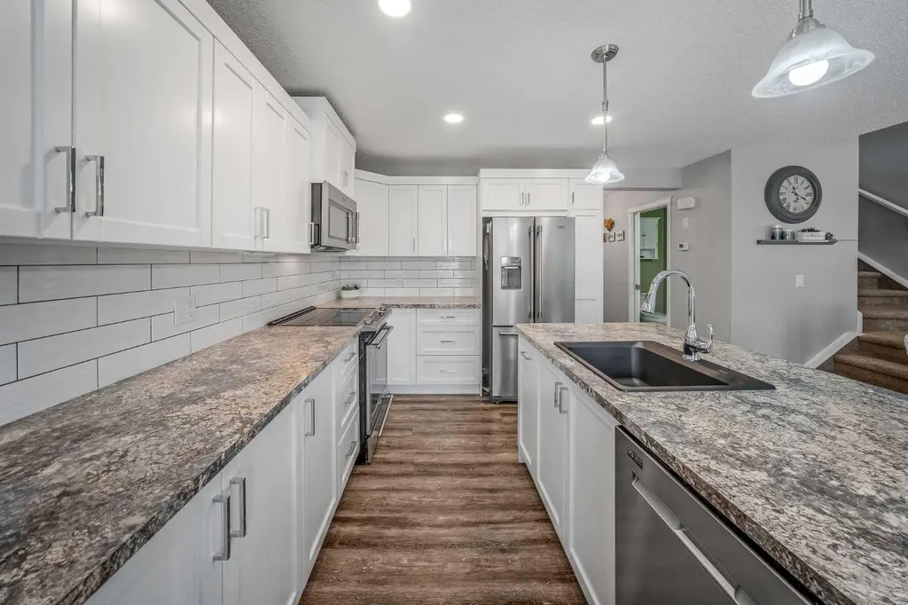 113 Canals Circle SW Airdrie AB T4B 3E8
